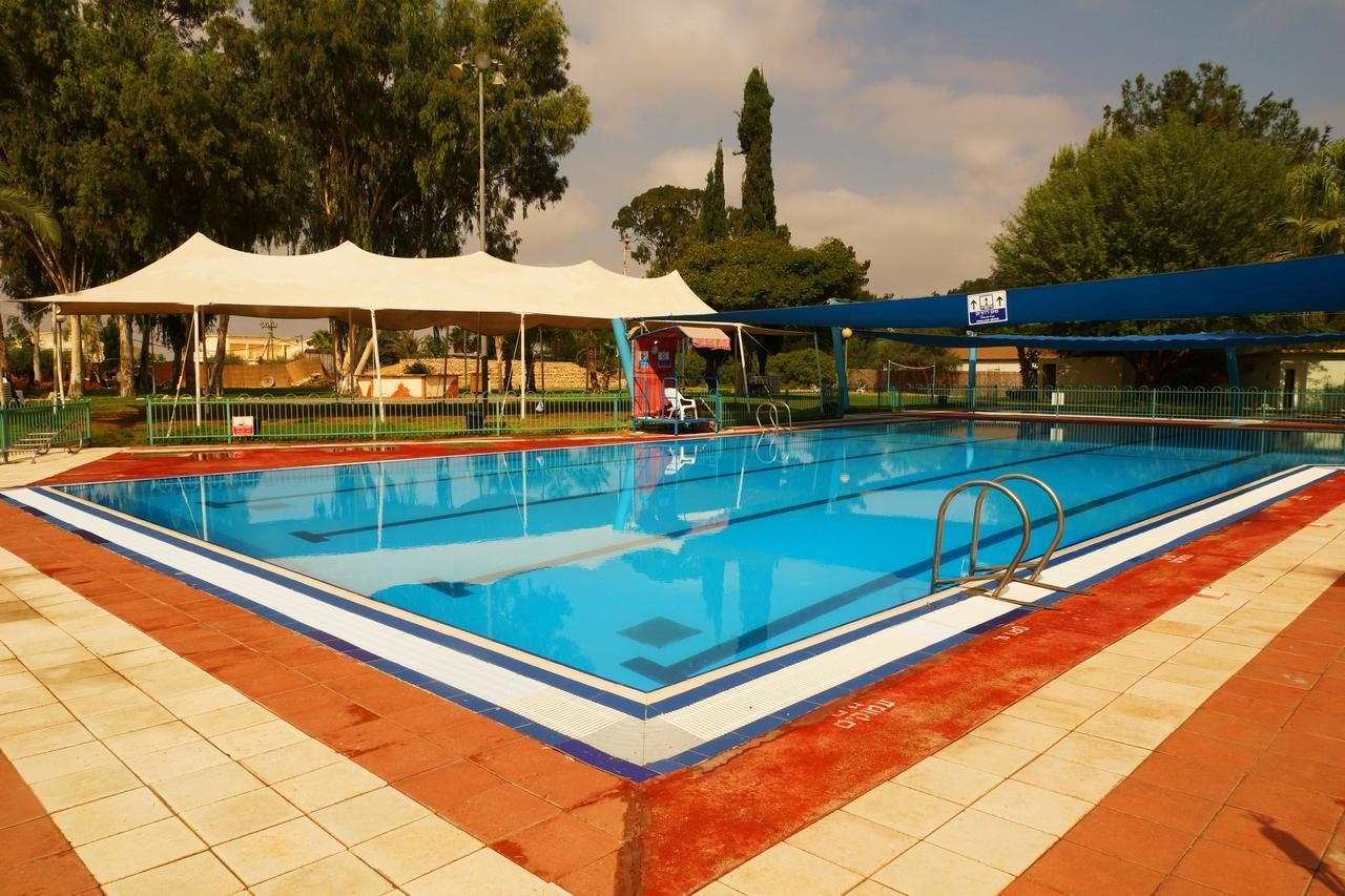 Eretz Zeelim Hotell Tze'elim Exteriör bild