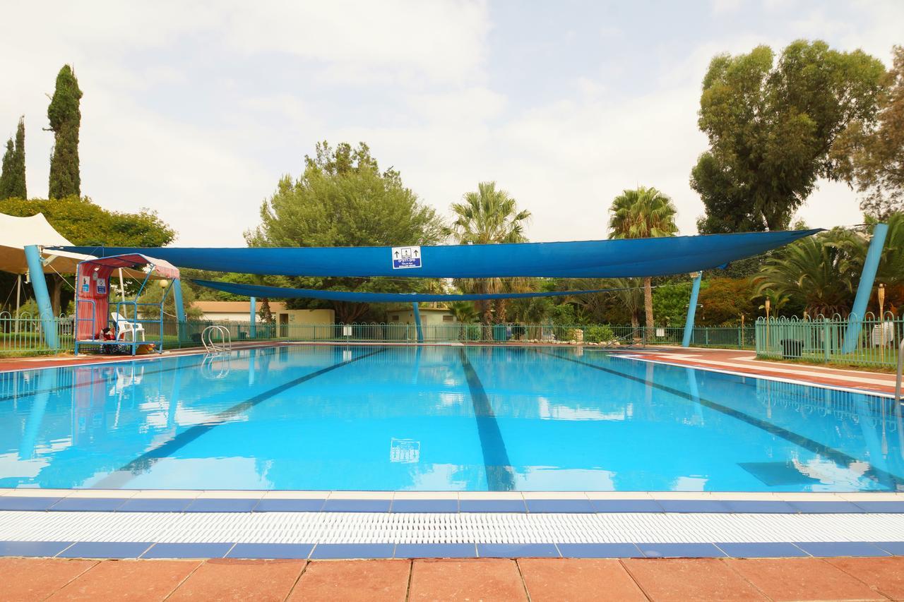 Eretz Zeelim Hotell Tze'elim Exteriör bild