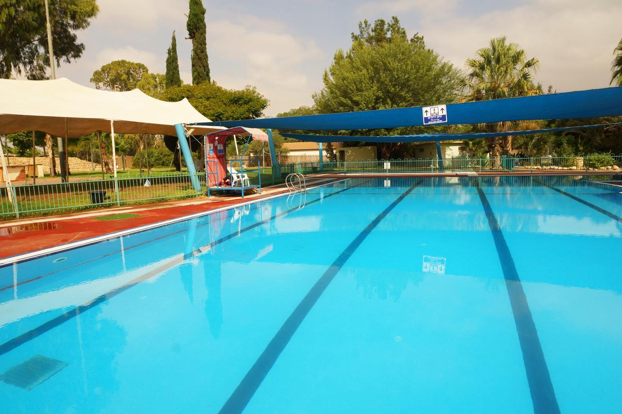 Eretz Zeelim Hotell Tze'elim Exteriör bild